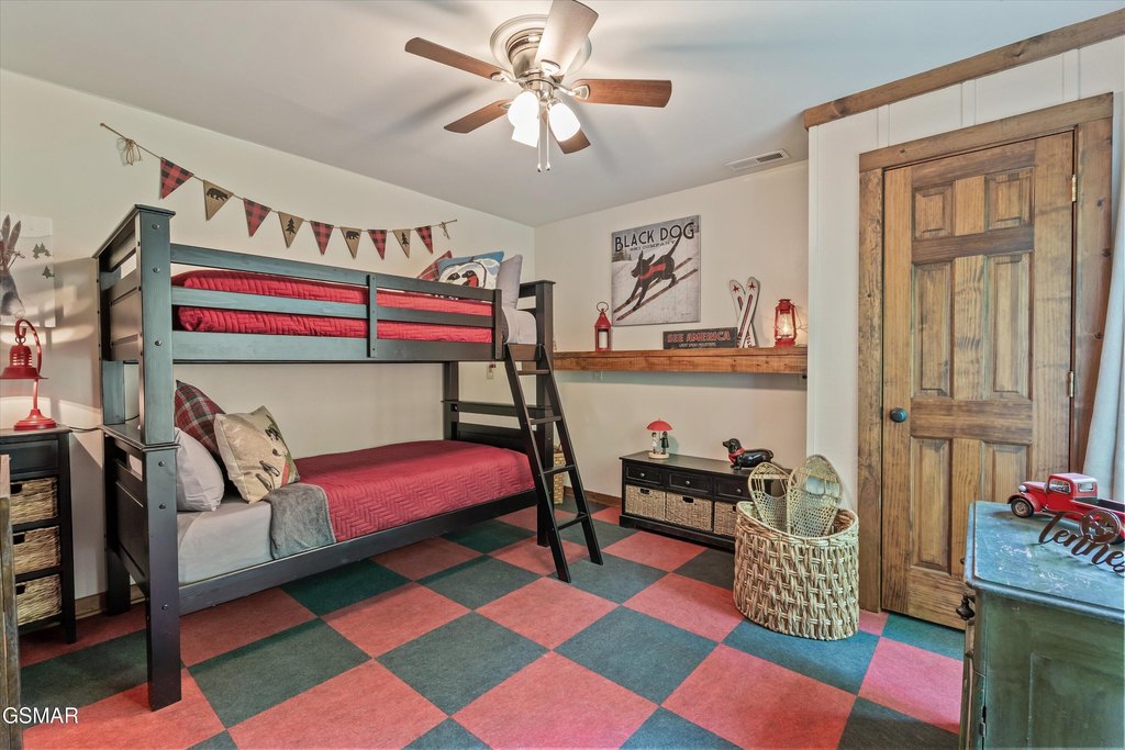 Gatlinburg, Tennessee, 37738, United States, 3 Bedrooms Bedrooms, ,2 BathroomsBathrooms,Residential,Forsale,1893798
