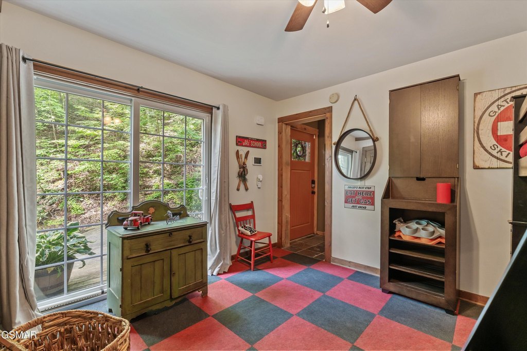 Gatlinburg, Tennessee, 37738, United States, 3 Bedrooms Bedrooms, ,2 BathroomsBathrooms,Residential,Forsale,1893798