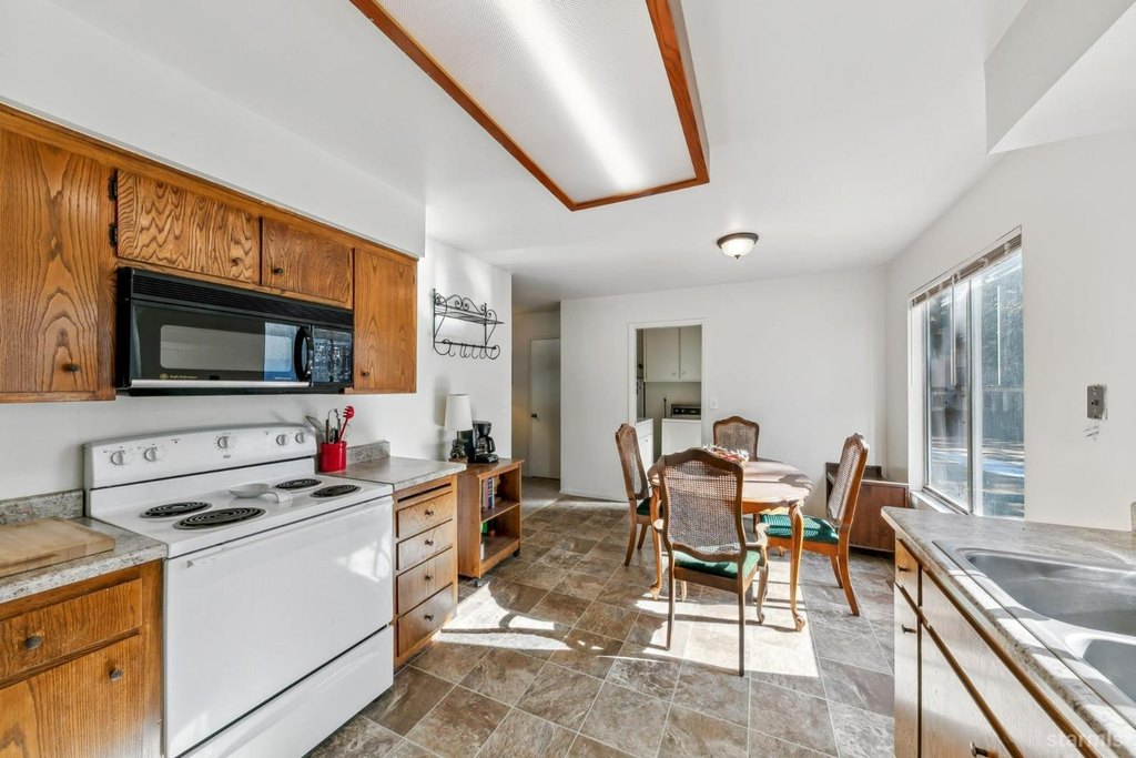 South Lake Tahoe, California, 96150, United States, ,Residential,Forsale,1920165