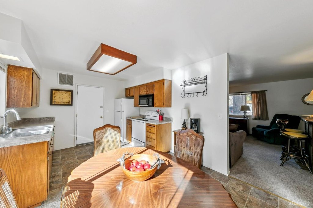 South Lake Tahoe, California, 96150, United States, ,Residential,Forsale,1920165