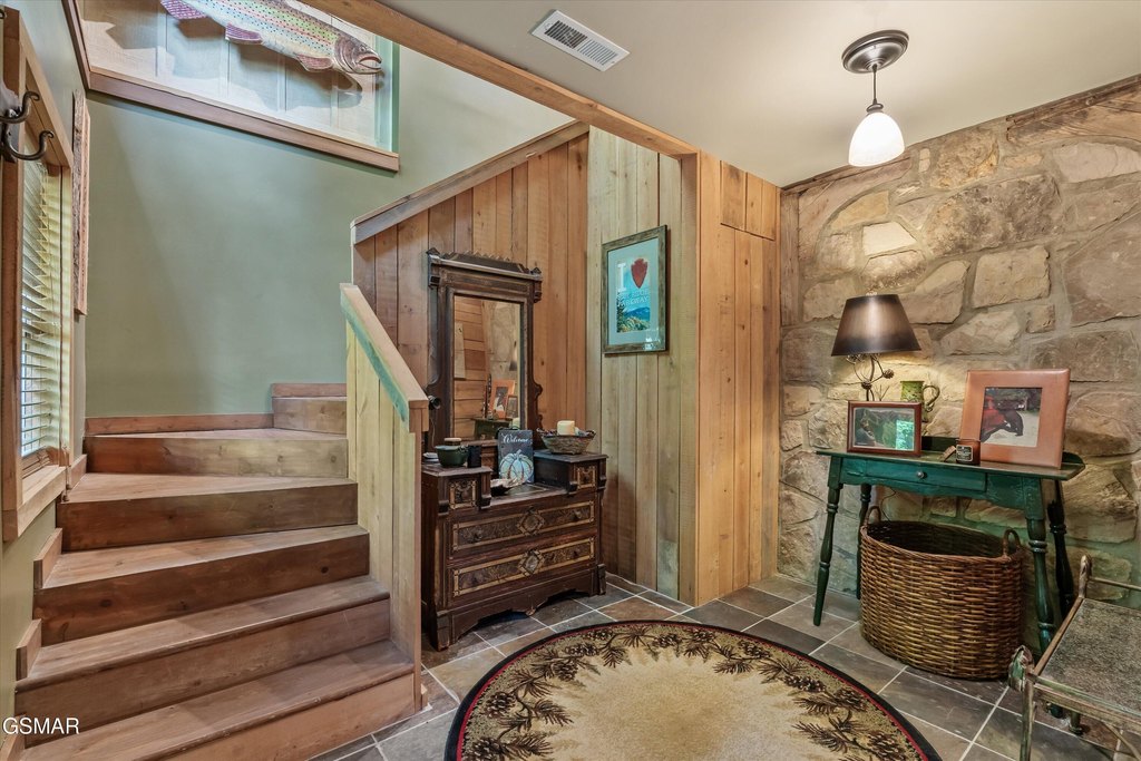 Gatlinburg, Tennessee, 37738, United States, 3 Bedrooms Bedrooms, ,2 BathroomsBathrooms,Residential,Forsale,1893798