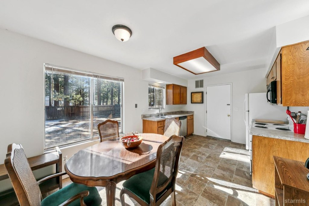 South Lake Tahoe, California, 96150, United States, ,Residential,Forsale,1920165