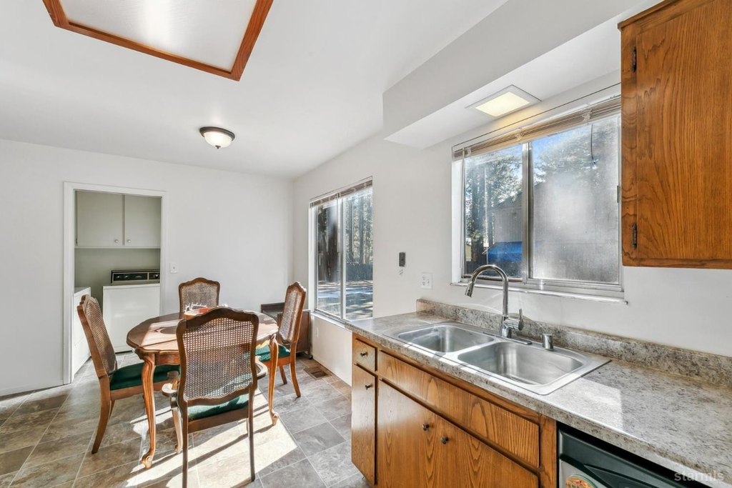 South Lake Tahoe, California, 96150, United States, ,Residential,Forsale,1920165