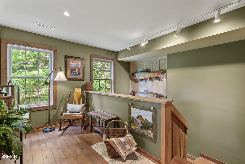 Gatlinburg, Tennessee, 37738, United States, 3 Bedrooms Bedrooms, ,2 BathroomsBathrooms,Residential,Forsale,1893798