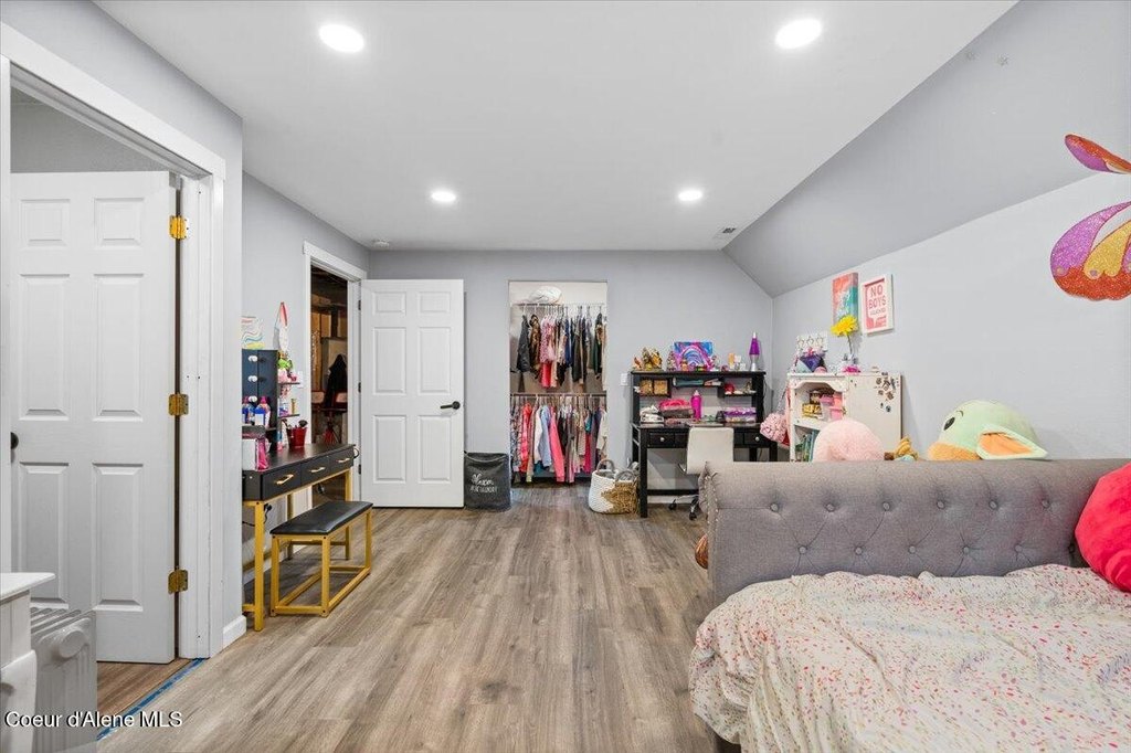 Athol, Idaho, 83801, United States, 5 Bedrooms Bedrooms, ,3 BathroomsBathrooms,Residential,Forsale,1913877