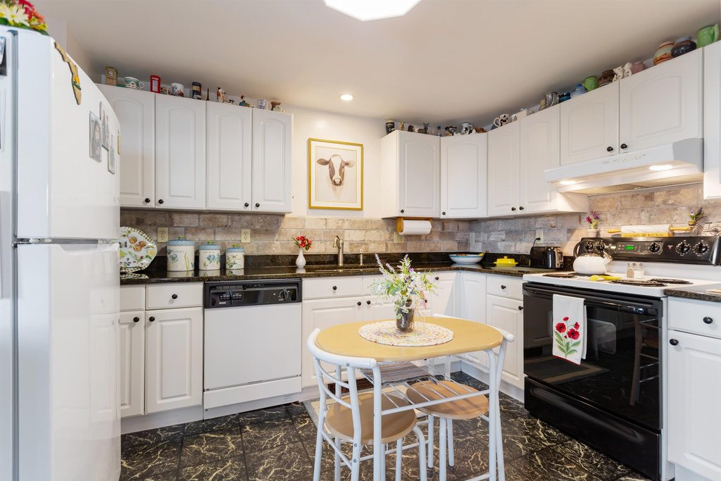 Hampton, New Hampshire, 03842, United States, 3 Bedrooms Bedrooms, ,2 BathroomsBathrooms,Residential,Forsale,1933934