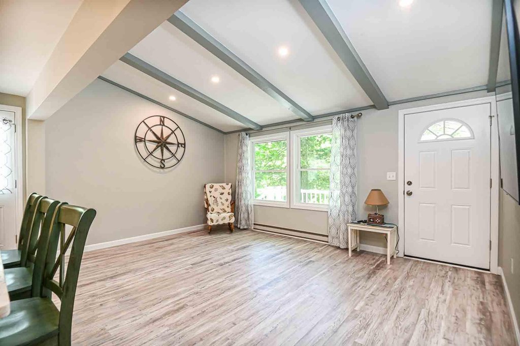 York, Maine, 03909, United States, 3 Bedrooms Bedrooms, ,1 BathroomBathrooms,Residential,Forsale,1893928