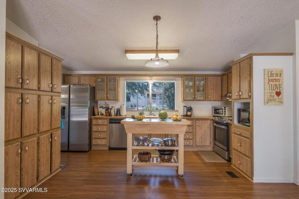 Sedona, Arizona, 86336, United States, 3 Bedrooms Bedrooms, ,2 BathroomsBathrooms,Residential,Forsale,1946076