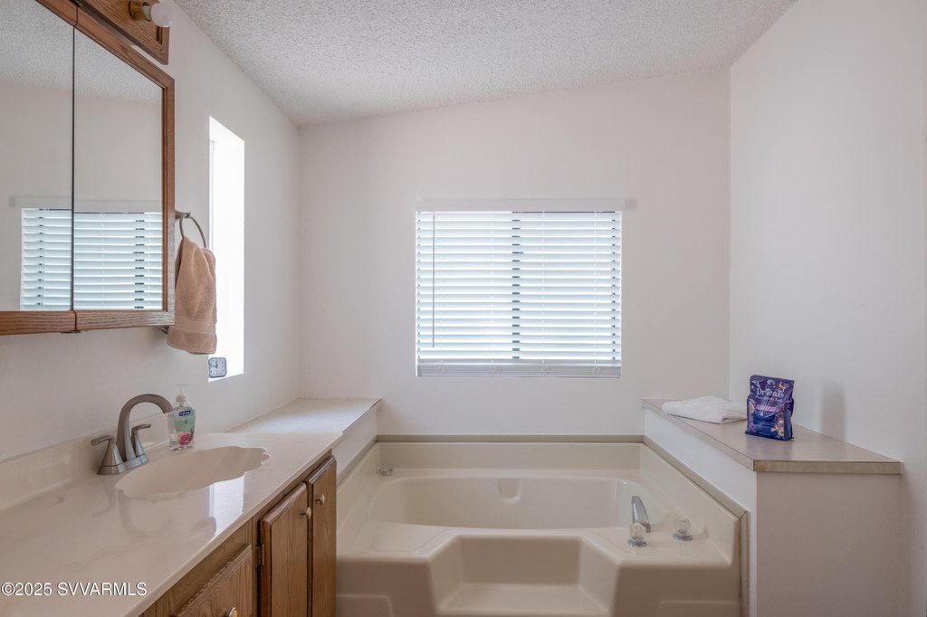 Sedona, Arizona, 86336, United States, 3 Bedrooms Bedrooms, ,2 BathroomsBathrooms,Residential,Forsale,1946076