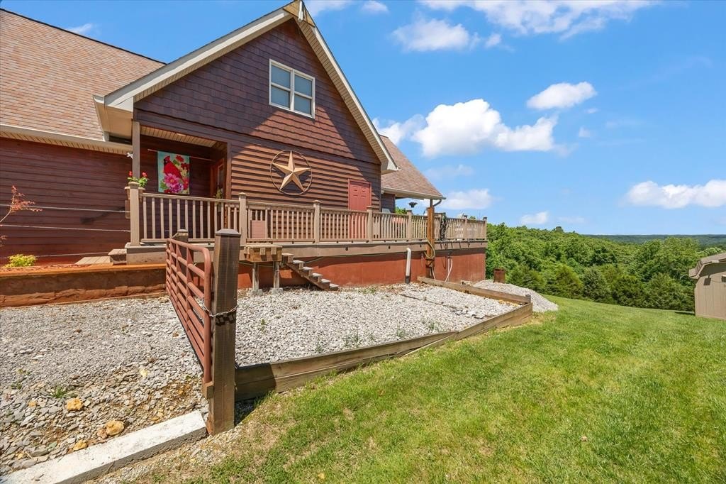 Byrdstown, Tennessee, 38549, United States, 3 Bedrooms Bedrooms, ,2.5 BathroomsBathrooms,Residential,Forsale,1886015