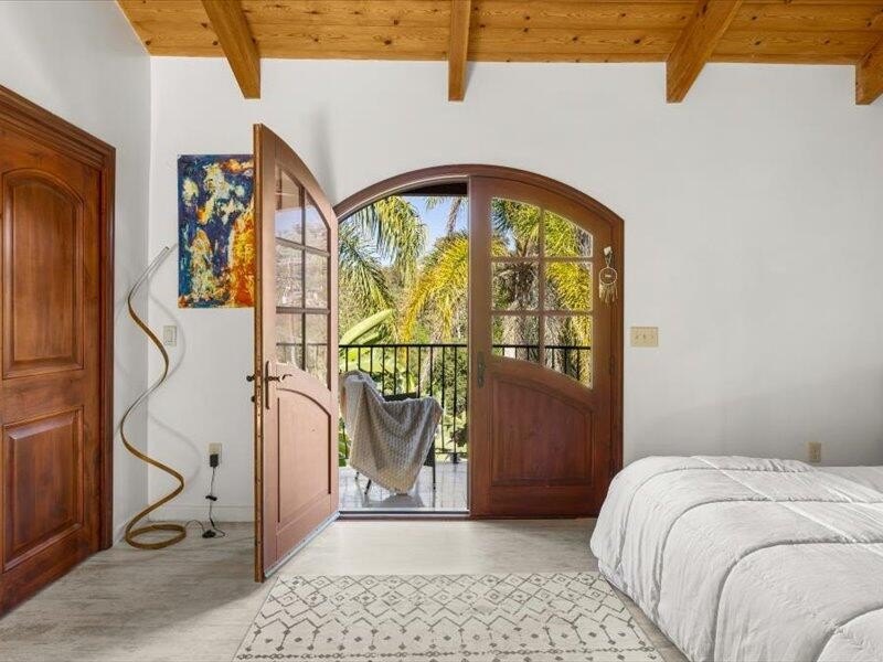 SANTA BARBARA, California, 93103, United States, 3 Bedrooms Bedrooms, ,3.5 BathroomsBathrooms,Residential,Forsale,1904936