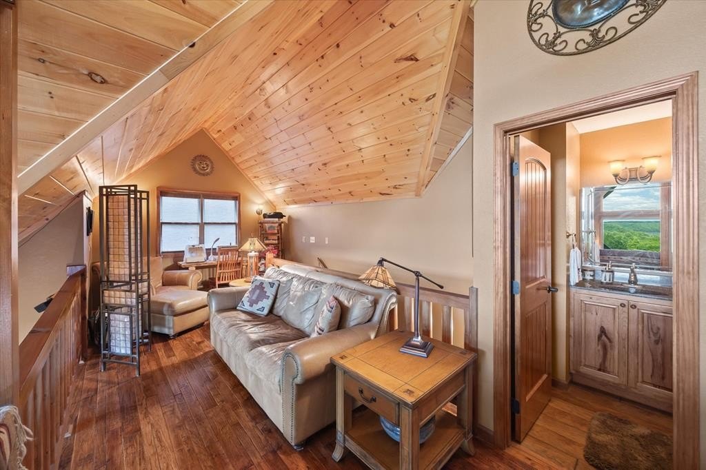 Byrdstown, Tennessee, 38549, United States, 3 Bedrooms Bedrooms, ,2.5 BathroomsBathrooms,Residential,Forsale,1886015