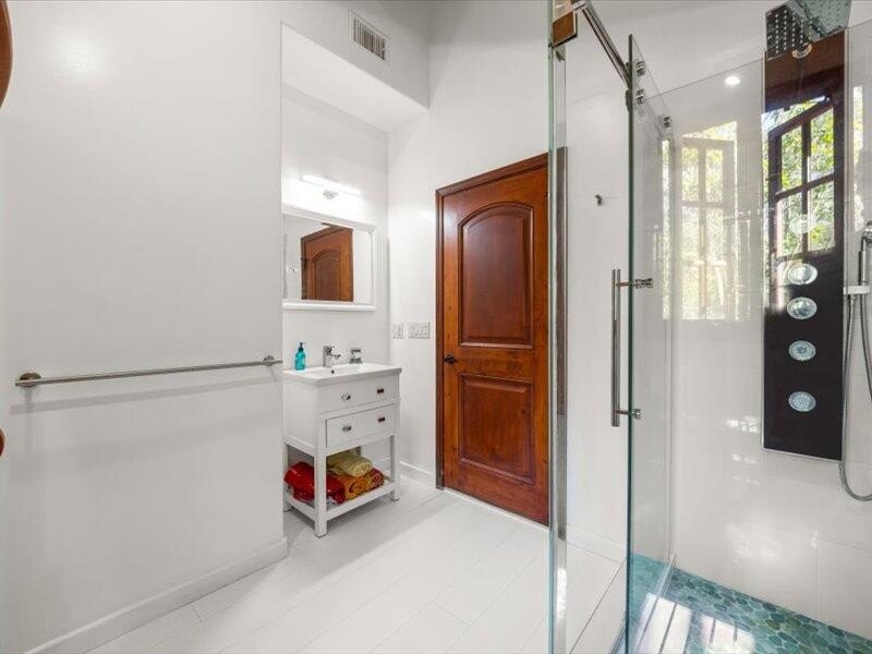 SANTA BARBARA, California, 93103, United States, 3 Bedrooms Bedrooms, ,3.5 BathroomsBathrooms,Residential,Forsale,1904936
