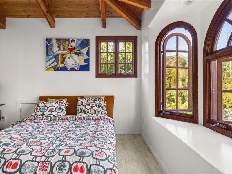 SANTA BARBARA, California, 93103, United States, 3 Bedrooms Bedrooms, ,3.5 BathroomsBathrooms,Residential,Forsale,1904936