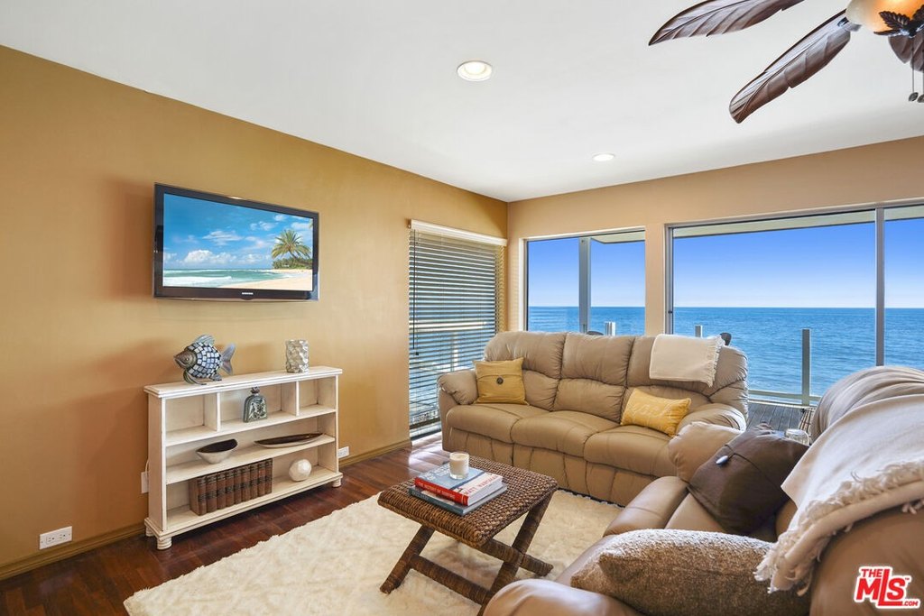 Malibu, California, 90265, United States, 2 Bedrooms Bedrooms, ,2 BathroomsBathrooms,Residential,Forsale,2001441