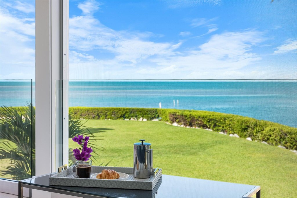 ISLAMORADA, Florida, 33036, United States, 6 Bedrooms Bedrooms, ,4 BathroomsBathrooms,Residential,Forsale,2004342