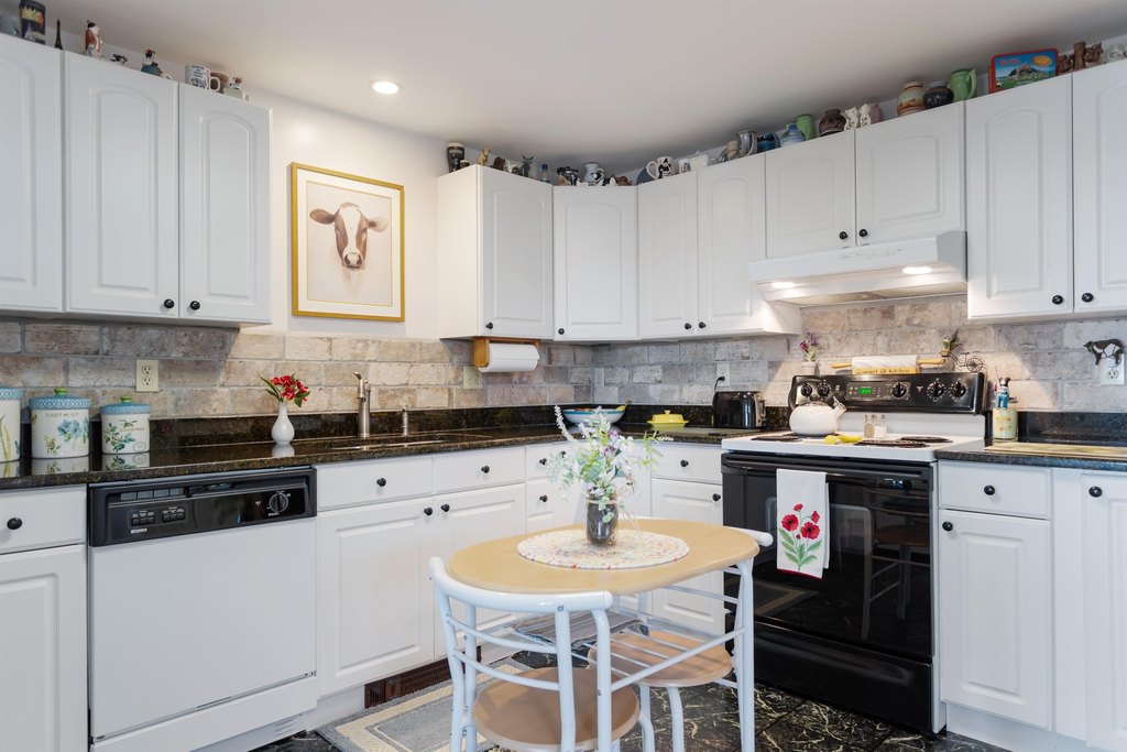 Hampton, New Hampshire, 03842, United States, 3 Bedrooms Bedrooms, ,2 BathroomsBathrooms,Residential,Forsale,1933934