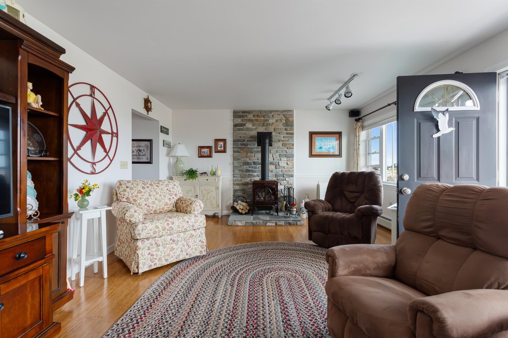 Hampton, New Hampshire, 03842, United States, 3 Bedrooms Bedrooms, ,2 BathroomsBathrooms,Residential,Forsale,1933934