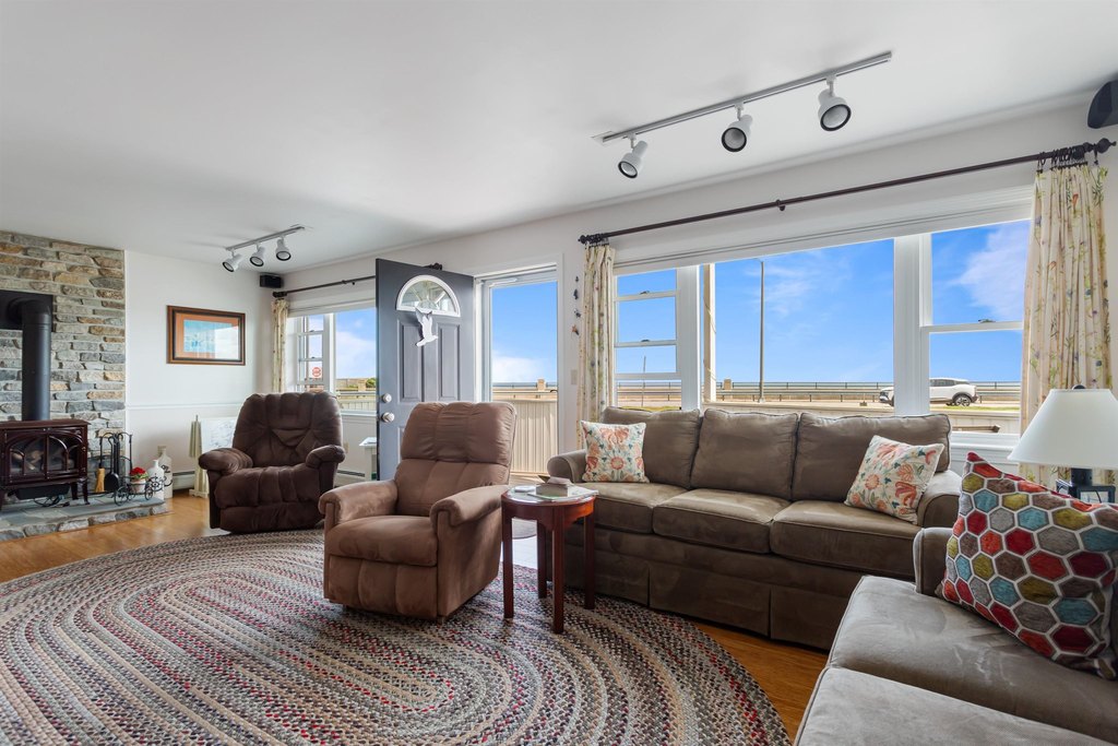 Hampton, New Hampshire, 03842, United States, 3 Bedrooms Bedrooms, ,2 BathroomsBathrooms,Residential,Forsale,1933934