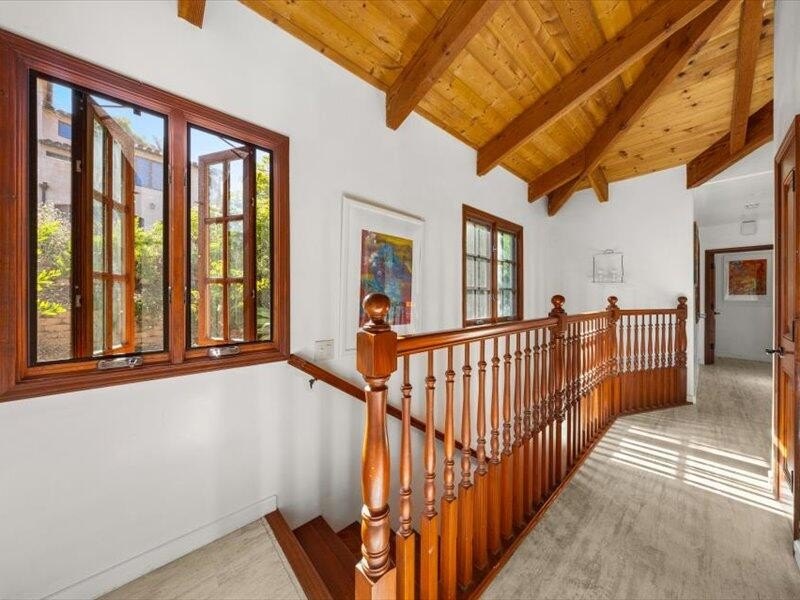 SANTA BARBARA, California, 93103, United States, 3 Bedrooms Bedrooms, ,3.5 BathroomsBathrooms,Residential,Forsale,1904936