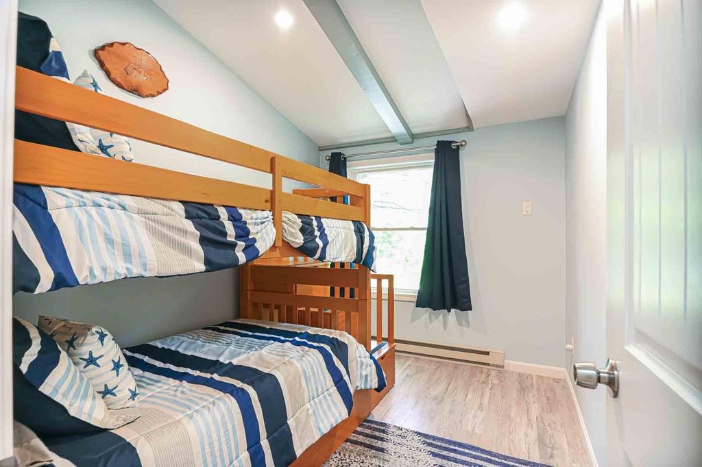 York, Maine, 03909, United States, 3 Bedrooms Bedrooms, ,1 BathroomBathrooms,Residential,Forsale,1893928
