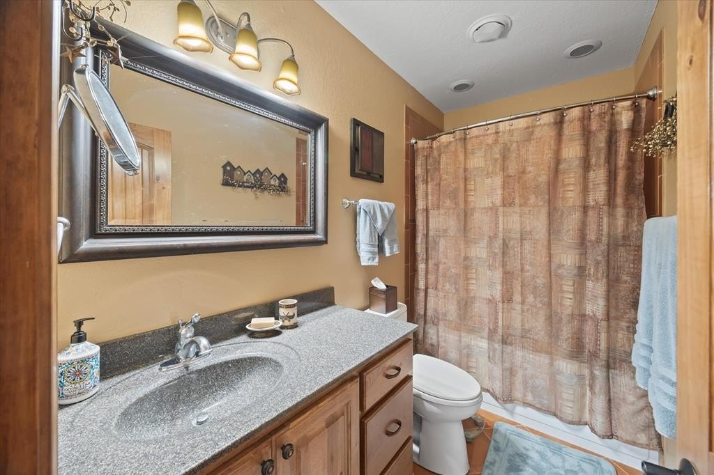 Byrdstown, Tennessee, 38549, United States, 3 Bedrooms Bedrooms, ,2.5 BathroomsBathrooms,Residential,Forsale,1886015