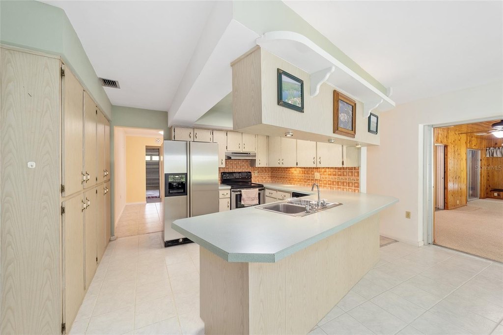 DUNNELLON, Florida, 34432, United States, 4 Bedrooms Bedrooms, ,2.5 BathroomsBathrooms,Residential,Forsale,2004000