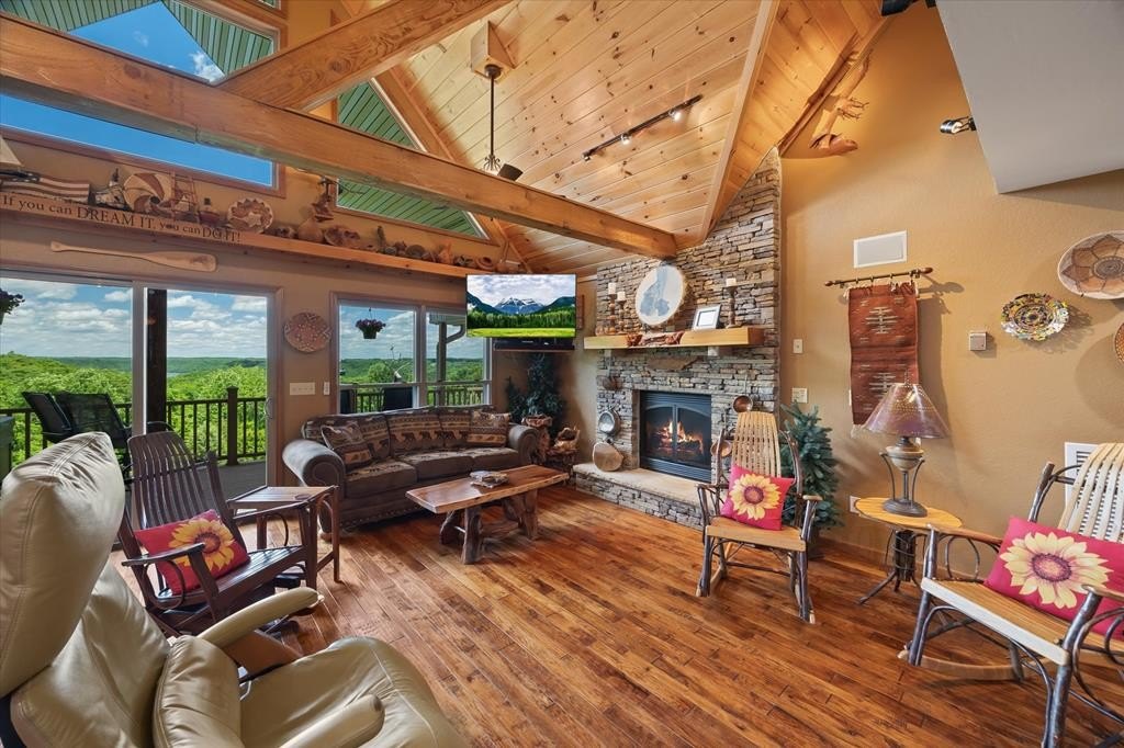 Byrdstown, Tennessee, 38549, United States, 3 Bedrooms Bedrooms, ,2.5 BathroomsBathrooms,Residential,Forsale,1886015