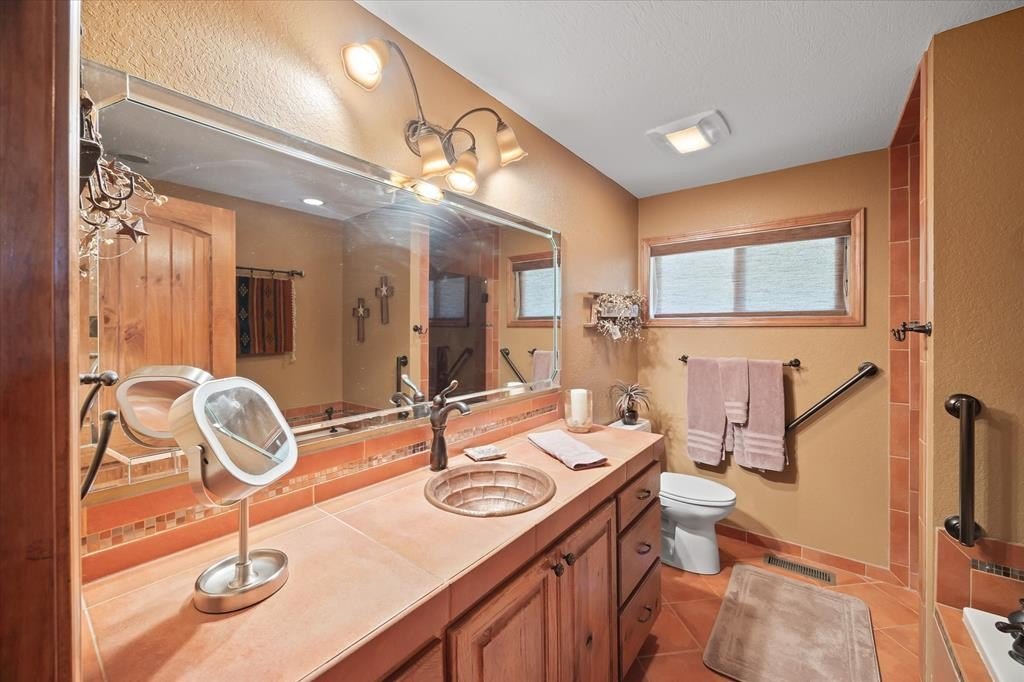 Byrdstown, Tennessee, 38549, United States, 3 Bedrooms Bedrooms, ,2.5 BathroomsBathrooms,Residential,Forsale,1886015