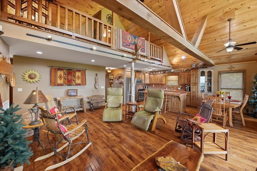 Byrdstown, Tennessee, 38549, United States, 3 Bedrooms Bedrooms, ,2.5 BathroomsBathrooms,Residential,Forsale,1886015