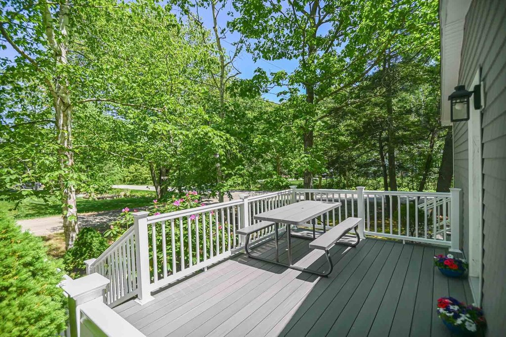 York, Maine, 03909, United States, 3 Bedrooms Bedrooms, ,1 BathroomBathrooms,Residential,Forsale,1893928