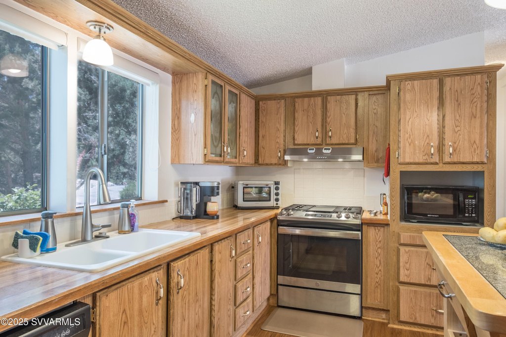 Sedona, Arizona, 86336, United States, 3 Bedrooms Bedrooms, ,2 BathroomsBathrooms,Residential,Forsale,1946076