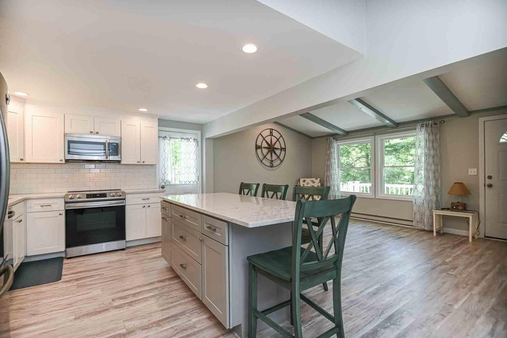 York, Maine, 03909, United States, 3 Bedrooms Bedrooms, ,1 BathroomBathrooms,Residential,Forsale,1893928