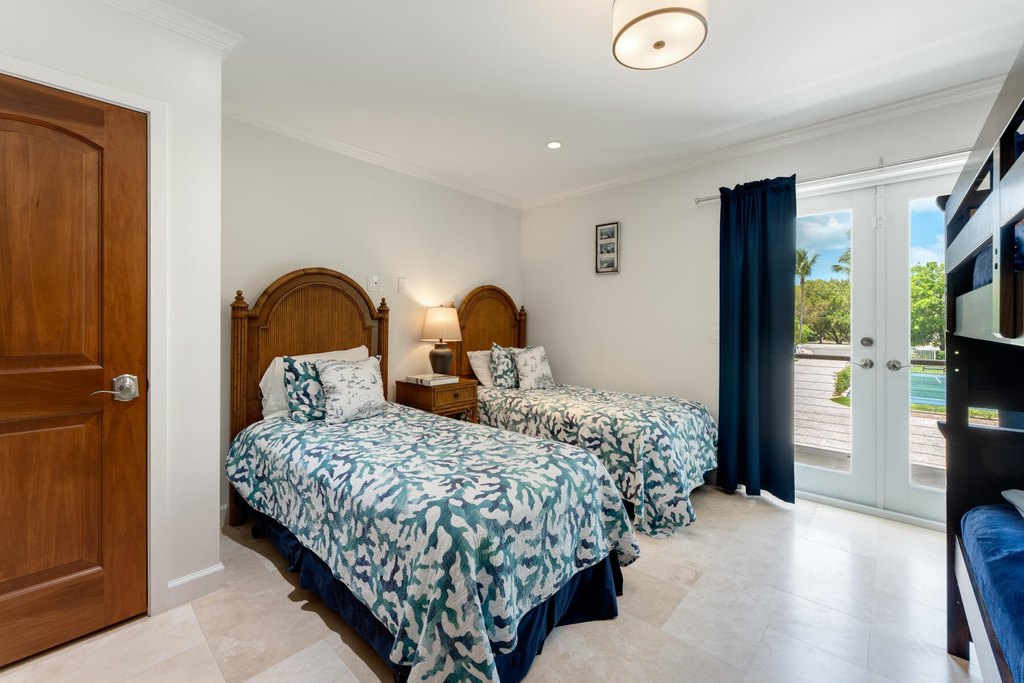 Lower Matecumbe, Florida, 33036, United States, 5 Bedrooms Bedrooms, ,6.5 BathroomsBathrooms,Residential,Forsale,1971976