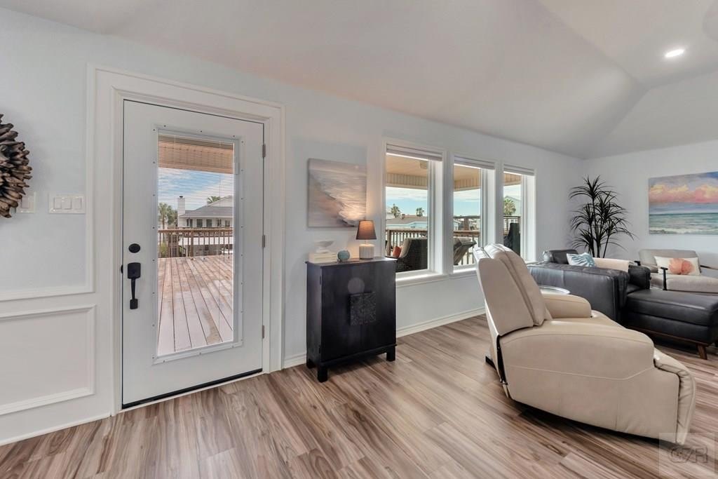 Tiki Island, Texas, 77554, United States, 2 Bedrooms Bedrooms, ,2.5 BathroomsBathrooms,Residential,Forsale,1953101
