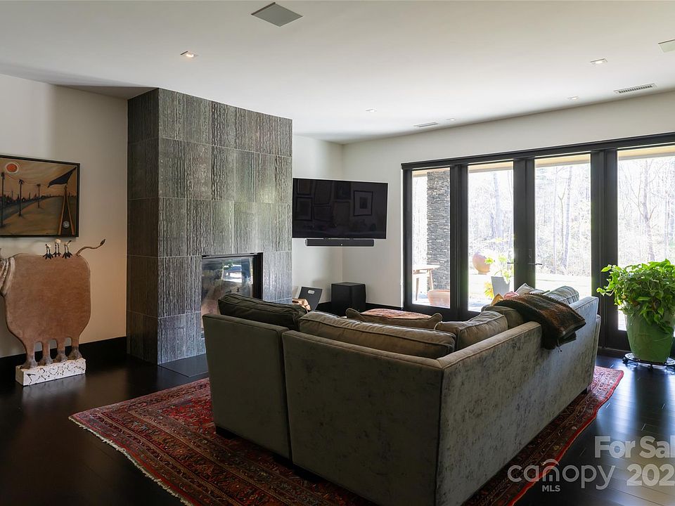 Asheville, North Carolina, 28803, United States, 4 Bedrooms Bedrooms, ,4 BathroomsBathrooms,Residential,Forsale,1886081