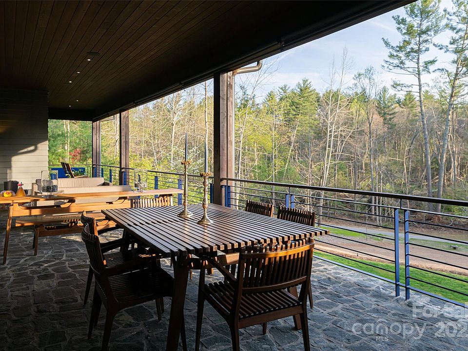 Asheville, North Carolina, 28803, United States, 4 Bedrooms Bedrooms, ,4 BathroomsBathrooms,Residential,Forsale,1886081