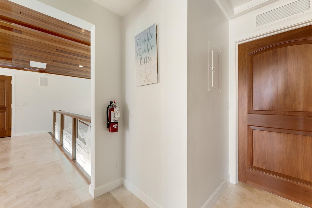 Lower Matecumbe, Florida, 33036, United States, 5 Bedrooms Bedrooms, ,6.5 BathroomsBathrooms,Residential,Forsale,1971976