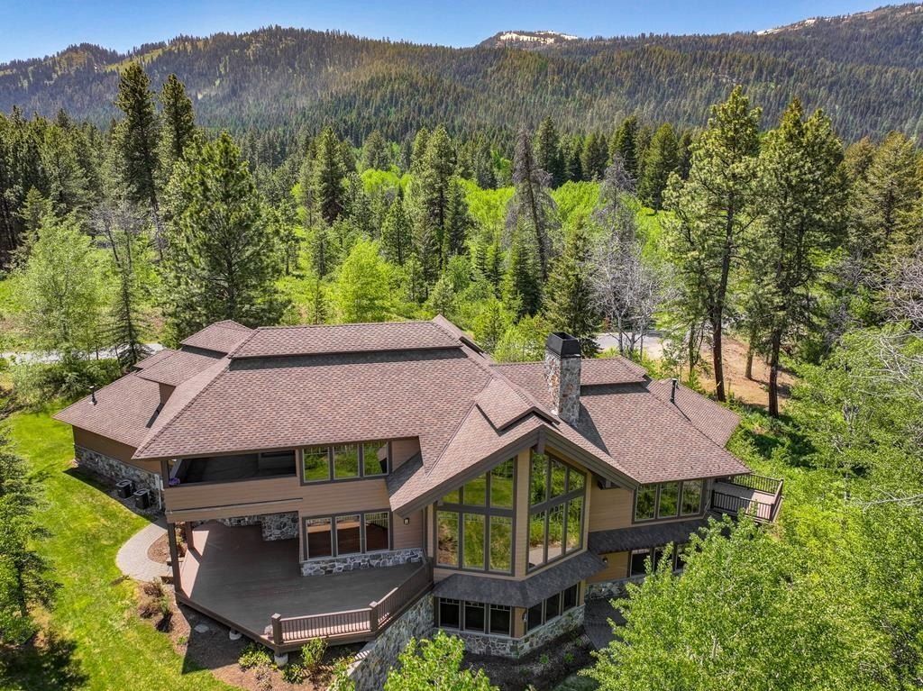 Donnelly, Idaho, 83615, United States, 4 Bedrooms Bedrooms, ,3.5 BathroomsBathrooms,Residential,Forsale,1889369