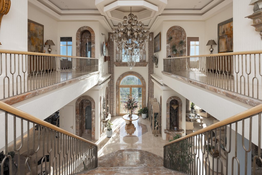 Ooltewah, Tennessee, 37363, United States, 7 Bedrooms Bedrooms, ,8.5 BathroomsBathrooms,Residential,Forsale,1894368