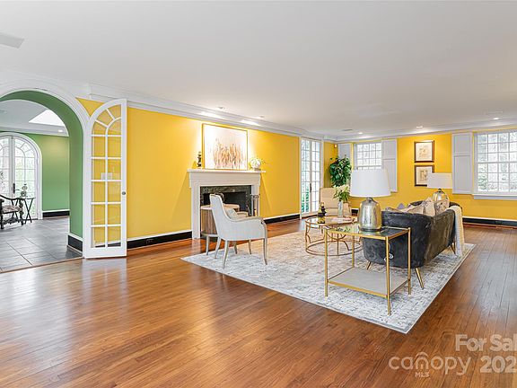 Asheville, North Carolina, 28803, United States, 7 Bedrooms Bedrooms, ,5 BathroomsBathrooms,Residential,Forsale,1886080