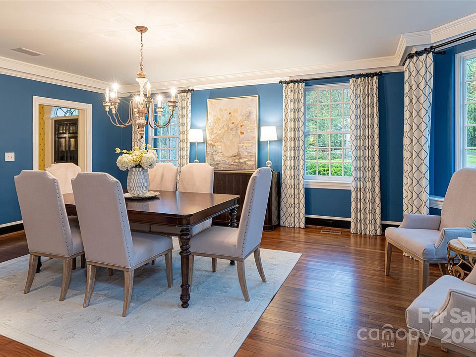 Asheville, North Carolina, 28803, United States, 7 Bedrooms Bedrooms, ,5 BathroomsBathrooms,Residential,Forsale,1886080