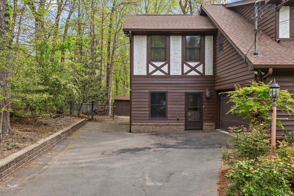 Signal Mountain, Tennessee, 37377, United States, 4 Bedrooms Bedrooms, ,2.5 BathroomsBathrooms,Residential,Forsale,1894386