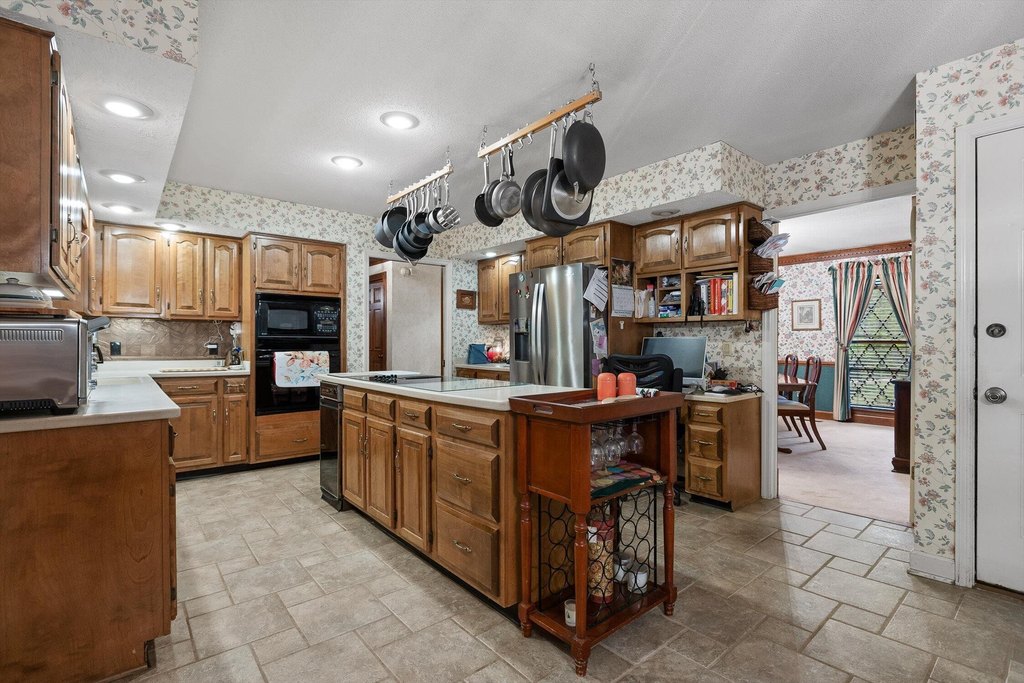 Signal Mountain, Tennessee, 37377, United States, 4 Bedrooms Bedrooms, ,2.5 BathroomsBathrooms,Residential,Forsale,1894386