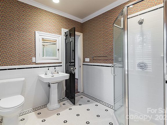 Asheville, North Carolina, 28803, United States, 7 Bedrooms Bedrooms, ,5 BathroomsBathrooms,Residential,Forsale,1886080