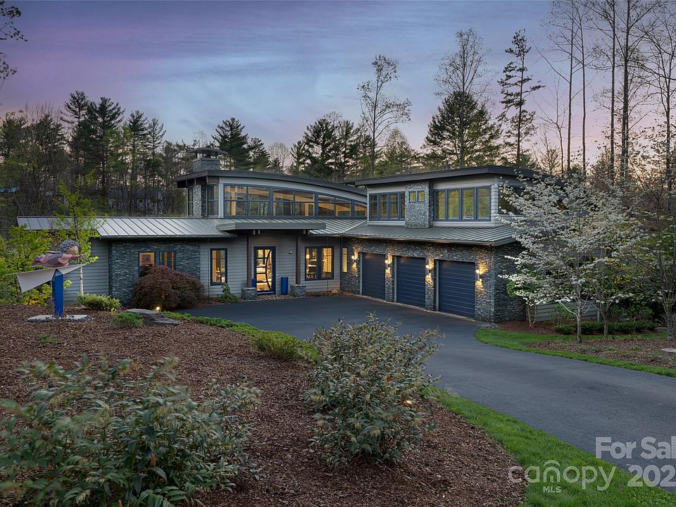 Asheville, North Carolina, 28803, United States, 4 Bedrooms Bedrooms, ,4 BathroomsBathrooms,Residential,Forsale,1886081