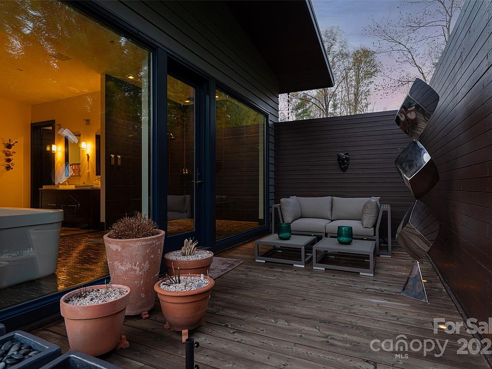 Asheville, North Carolina, 28803, United States, 4 Bedrooms Bedrooms, ,4 BathroomsBathrooms,Residential,Forsale,1886081