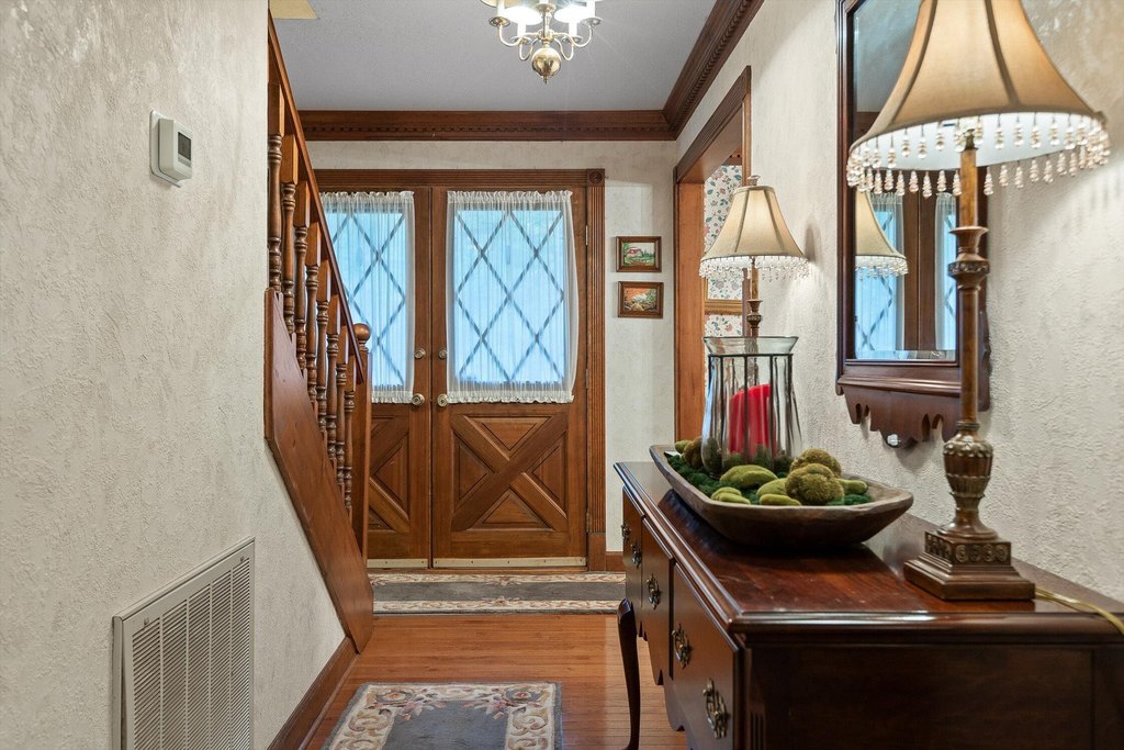 Signal Mountain, Tennessee, 37377, United States, 4 Bedrooms Bedrooms, ,2.5 BathroomsBathrooms,Residential,Forsale,1894386