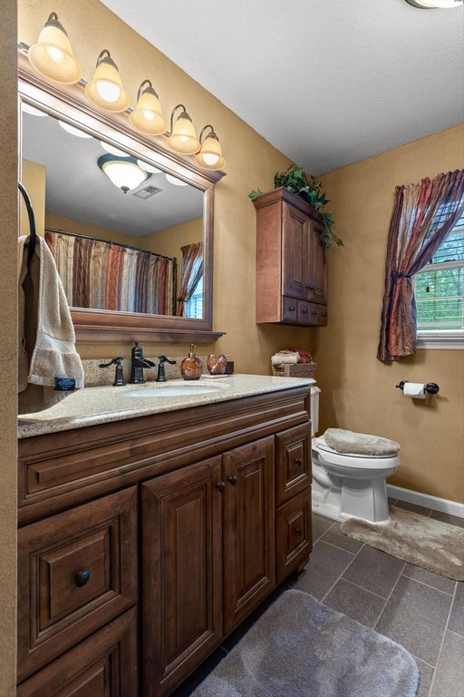 Signal Mountain, Tennessee, 37377, United States, 4 Bedrooms Bedrooms, ,2.5 BathroomsBathrooms,Residential,Forsale,1894386