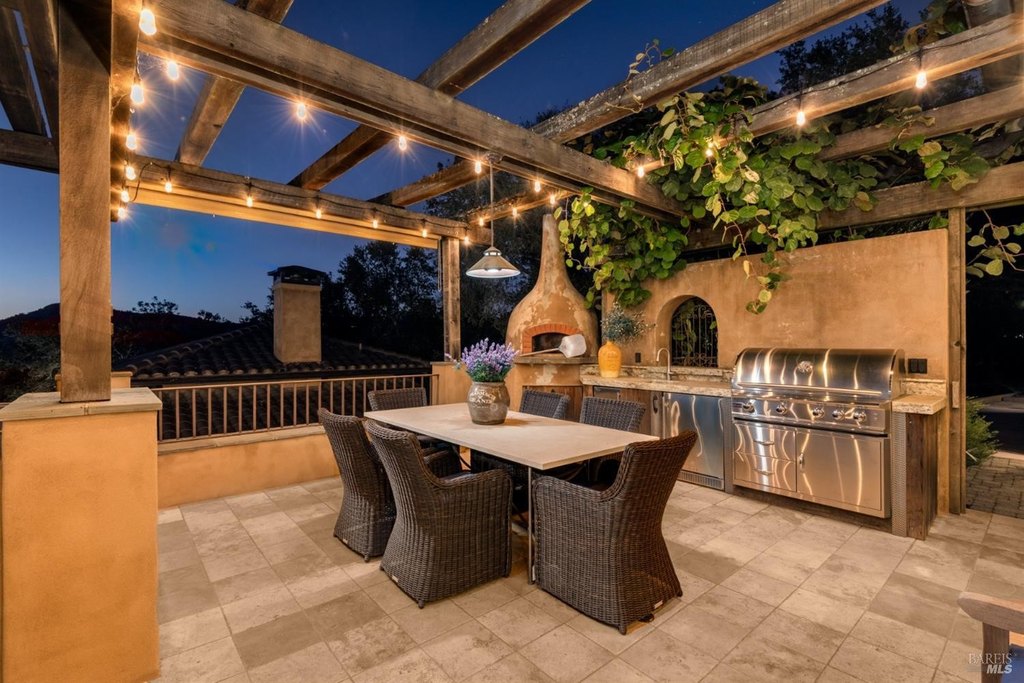 Santa Rosa, California, 95404, United States, 4 Bedrooms Bedrooms, ,4.5 BathroomsBathrooms,Residential,Forsale,1929185